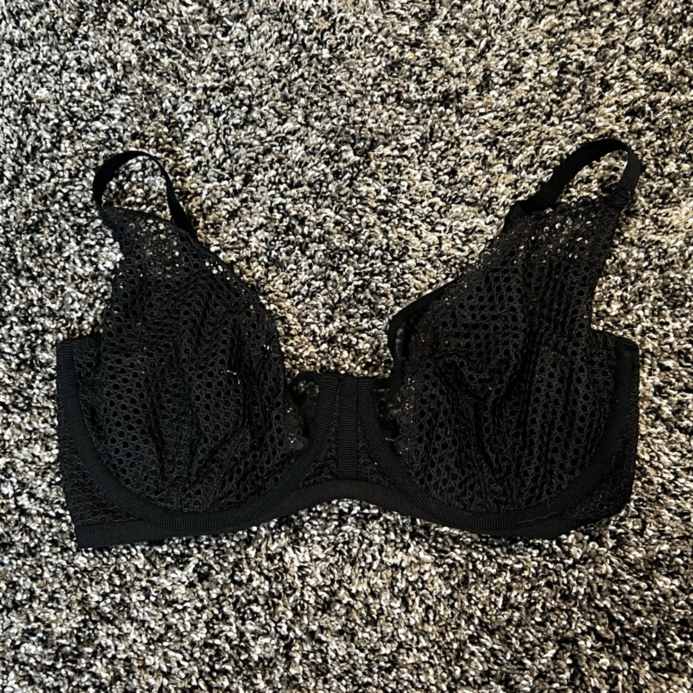 Victoria’s Secret 34DD Bra